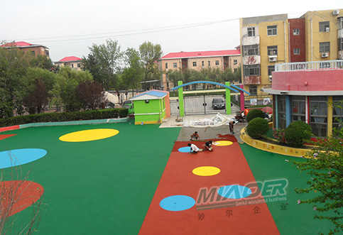 上海金色童年艺术幼儿园EPDM塑胶地垫2470㎡